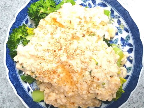 ブロッコリーの豆腐ドレッシングサラダ